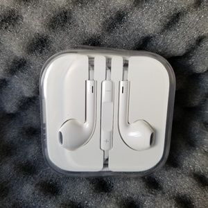 Iphone apple headphones